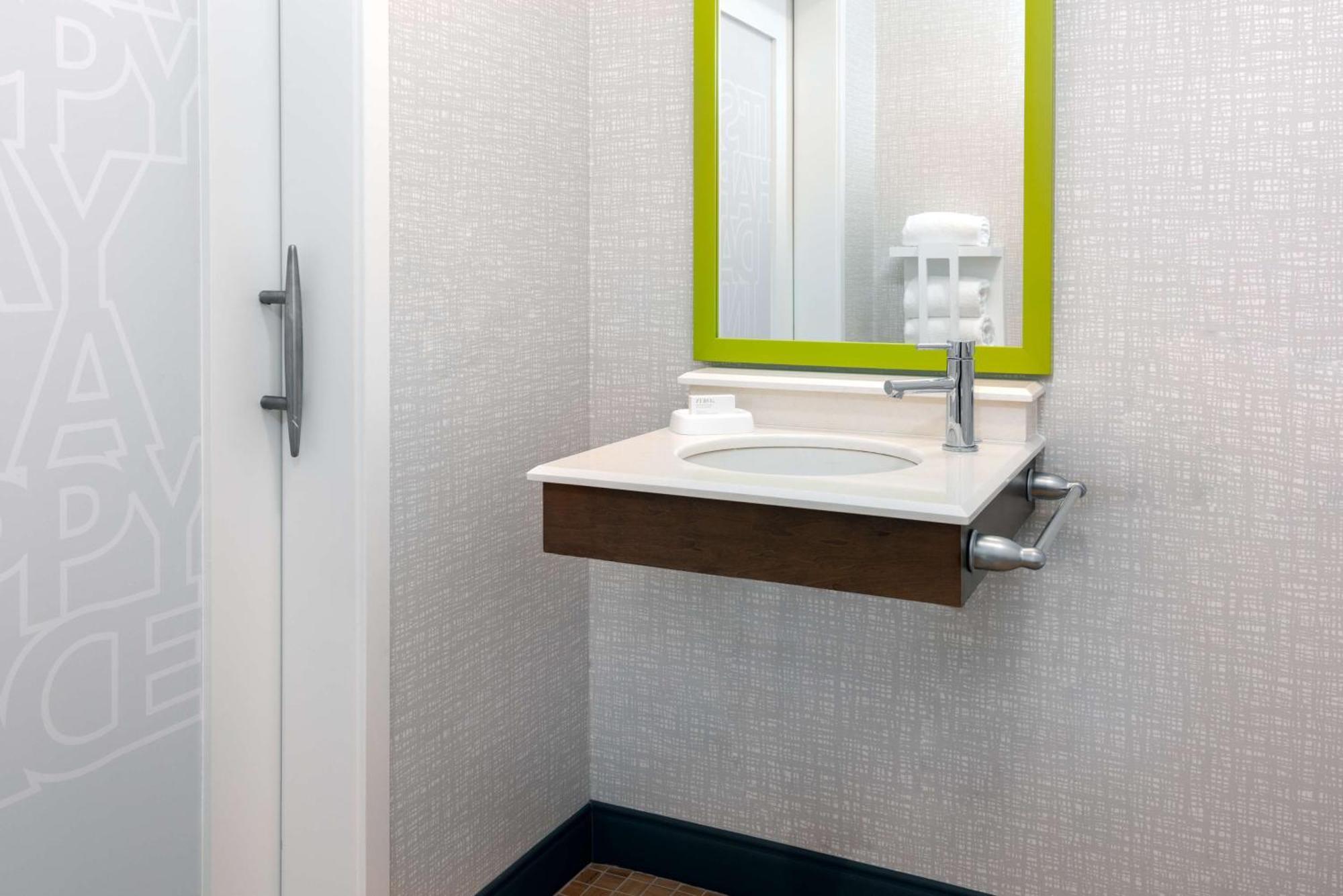 Hampton Inn Coventry-Warwick Area Exteriör bild