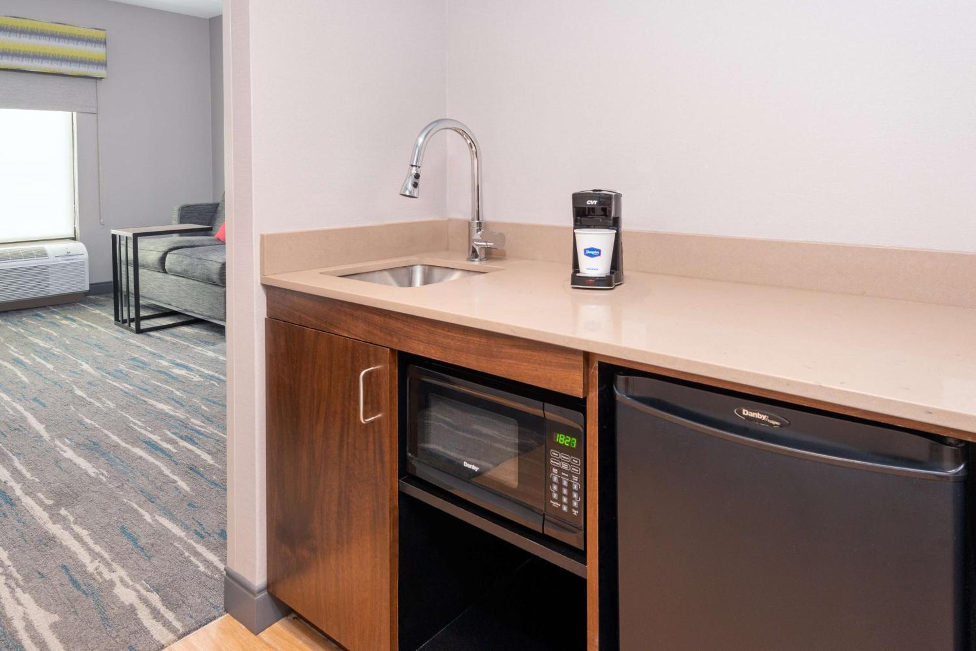 Hampton Inn Coventry-Warwick Area Exteriör bild